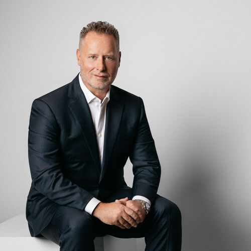 Michael Carson headshot